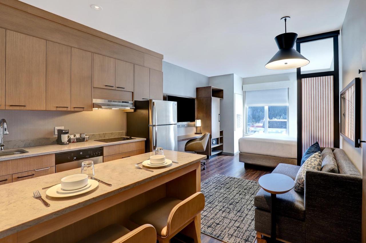 Hyatt Place Prince George Bagian luar foto