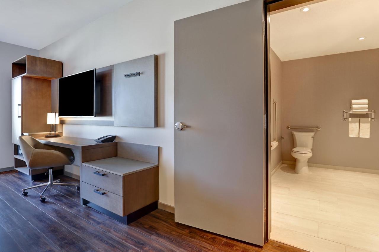 Hyatt Place Prince George Bagian luar foto